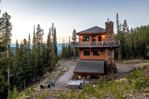 Big Sky Fire Towers - Two Home Compound - Sleeps 16! Apartment in Big Sky