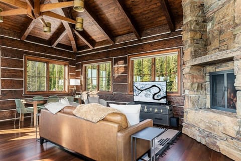 Big Sky Fire Towers - Two Home Compound - Sleeps 16! Apartment in Big Sky