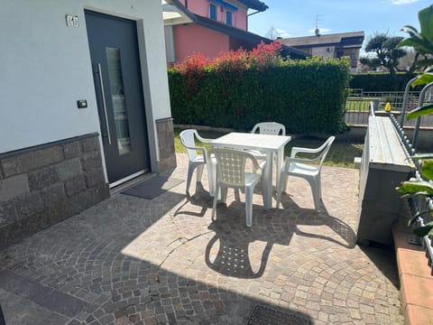 Garden, View (from property/room), Balcony/Terrace