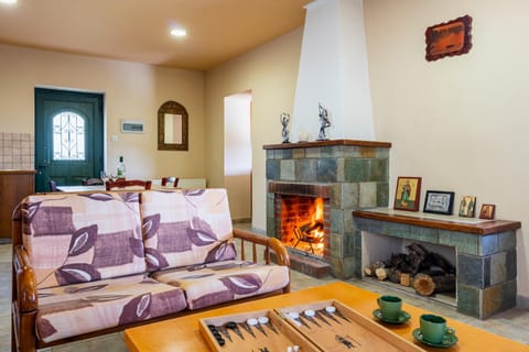 Living room, Seating area, fireplace