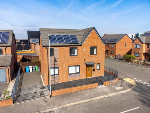 Property building, Day