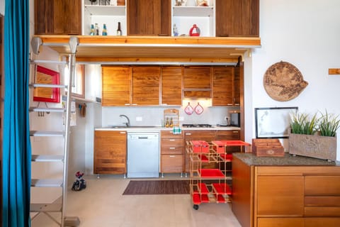 Kitchen or kitchenette, Living room