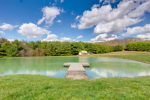 Game Room and On-Site Pond Laurelville Retreat! House in Ohio