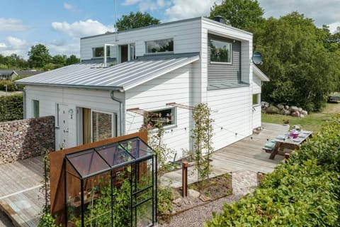 Property building, Patio, Garden, View (from property/room), Garden view
