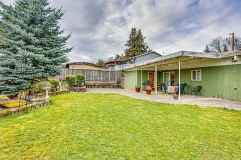 SeaTac Home with Patio and Grill - 3 Mi to Airport! House in SeaTac