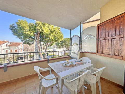 Patio, Day, View (from property/room), Balcony/Terrace, Living room, Seating area, Dining area