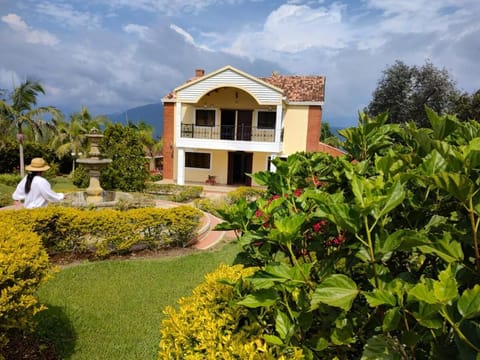 Property building, Day, Garden, Garden view