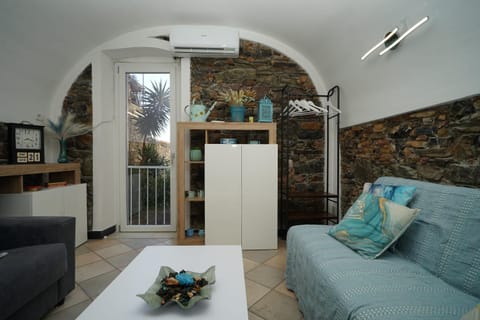 Waves & Trails - mytouristhome Apartment in Lerici