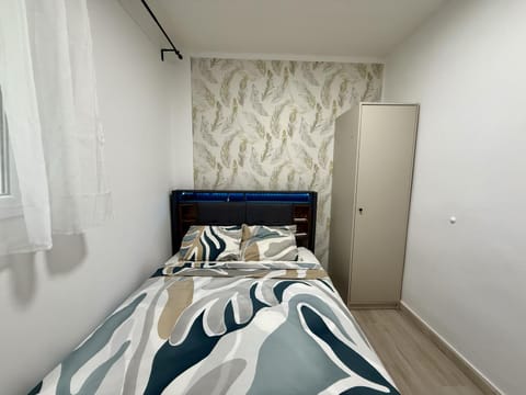 Bed, Bedroom, wardrobe