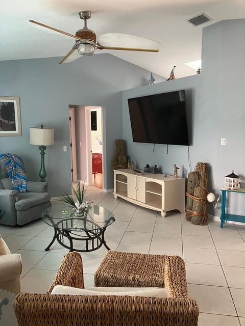 The Cottage House in Port Charlotte