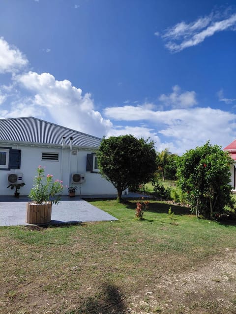 Villa de charmes Villa in Les Abymes