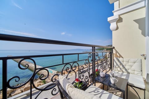 View (from property/room), Balcony/Terrace, Sea view