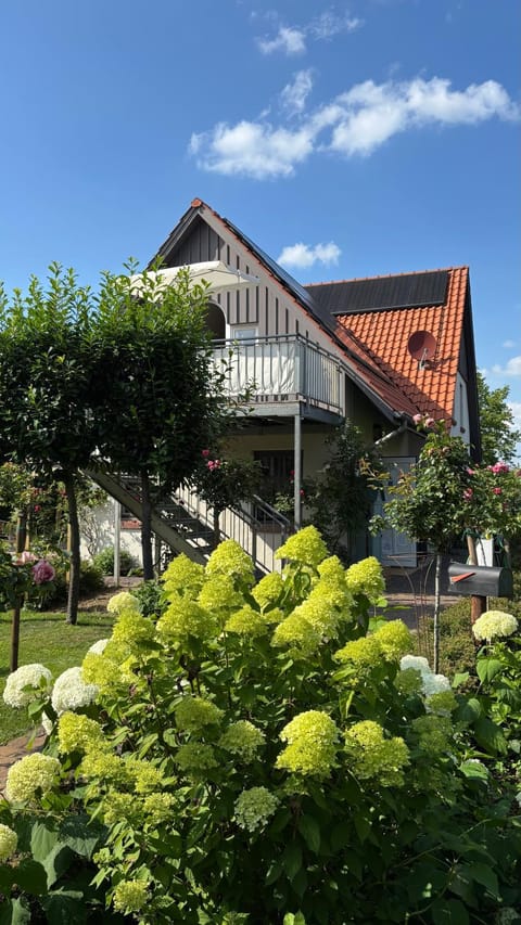 Property building, Balcony/Terrace, Garden view