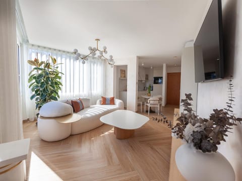 Communal lounge/ TV room, TV and multimedia, Living room