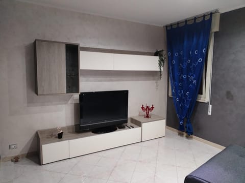Communal lounge/ TV room, TV and multimedia, Living room, Seating area, Evening entertainment