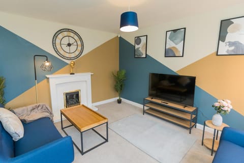 Perfect for Contractors & Families & Free Parking Apartment in Stafford