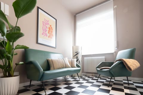 Living room, Decorative detail, Seating area