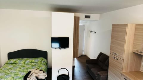 white house 4 House in Province of Brescia