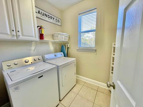 Bikinis & Martinis-Private Pool, pet friendly-SGI-Plantation House in Saint George Island