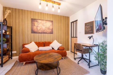TV and multimedia, Living room, Seating area