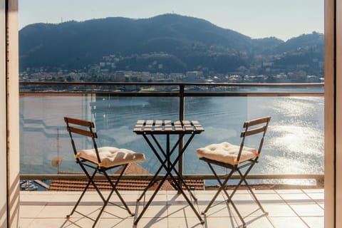 Day, Natural landscape, View (from property/room), Balcony/Terrace, Lake view, Mountain view