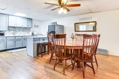 Downtown Beulah Pet-Friendly Apt Near Lake and Shops Apartment in Beulah