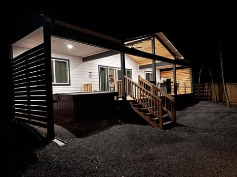 Glacier Run, Hot Tub, Sauna,Movie Theater, WiFi, EV House in Ashford