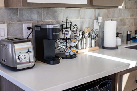 Coffee/tea facilities, Kitchen or kitchenette, minibar, toaster