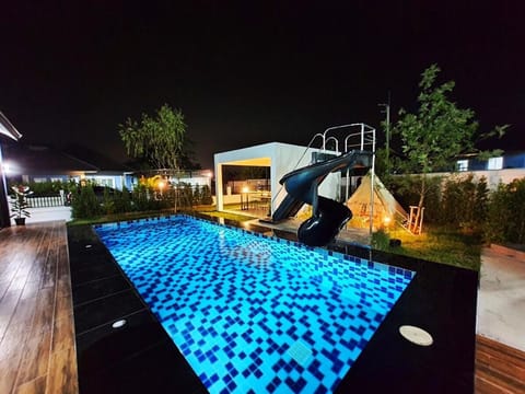Pool view, Swimming pool