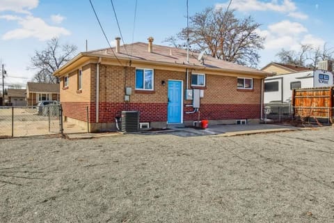 Gorgeous 2-King-Bed Lower Unit in Denver House in Westminster
