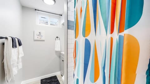 Gorgeous 2-King-Bed Lower Unit in Denver House in Westminster