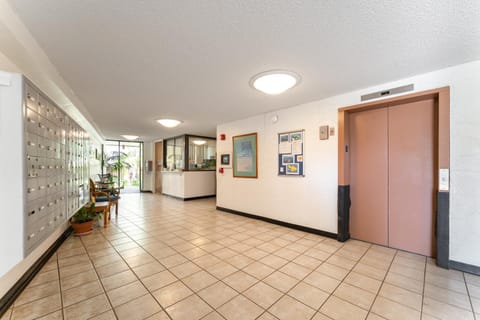 Lobby or reception, elevator