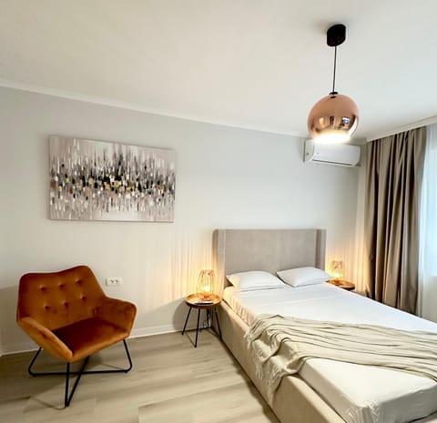 Bed, Living room, Photo of the whole room, Bedroom