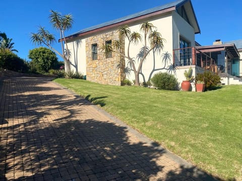 Well equipped home with breathtaking views House in Plettenberg Bay