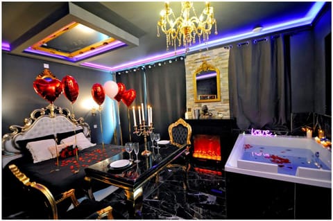 La majestueuse, SPA XXL, Day use, Suite de luxe, 5 min centre Apartment in Bourgoin-Jallieu