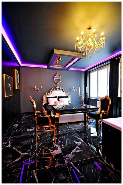 La majestueuse, SPA XXL, Day use, Suite de luxe, 5 min centre Apartment in Bourgoin-Jallieu