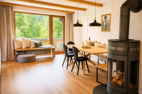 Living room, Dining area, fireplace