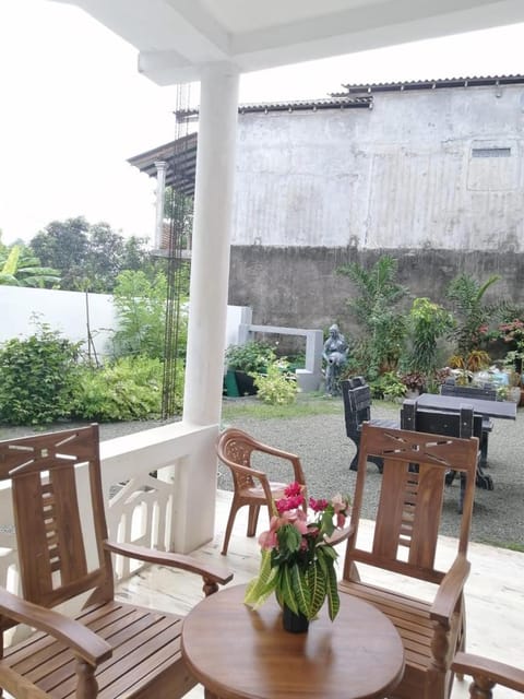 Patio, Day, Garden, Garden view