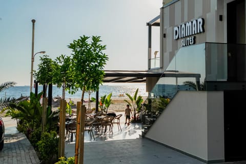 Property building, Restaurant/places to eat, Sea view