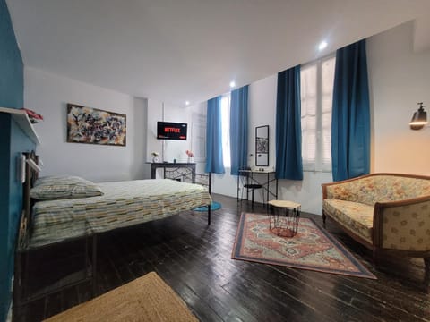 Le Bourbon Apartment in Centre-Val de Loire