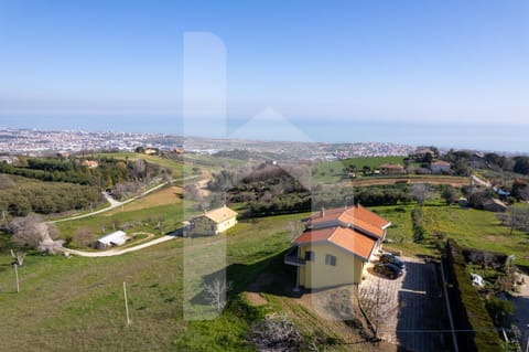 Property building, Day, Natural landscape, Bird's eye view, City view, Sea view