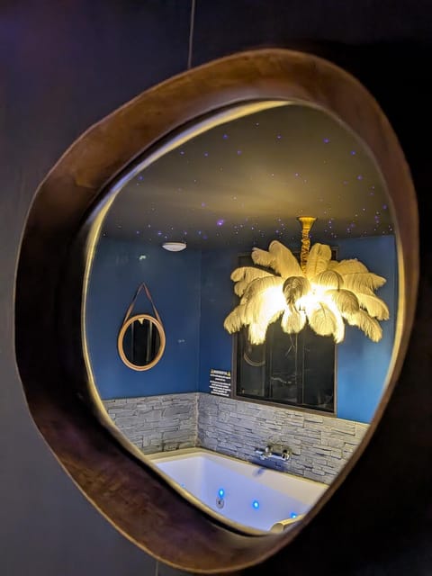 La Suite 7ième ciel étoilé, SPA XXL, Lit sous les étoiles, 5 min centre ville Apartment in Bourgoin-Jallieu