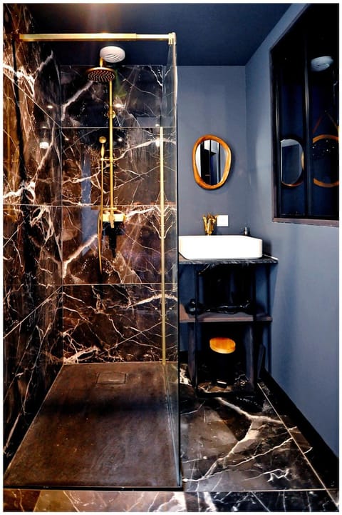 La Suite 7ième ciel étoilé, SPA XXL, Lit sous les étoiles, 5 min centre ville Apartment in Bourgoin-Jallieu