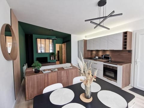 Kitchen or kitchenette, Living room, Dining area