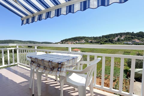 Balcony/Terrace, children, Family