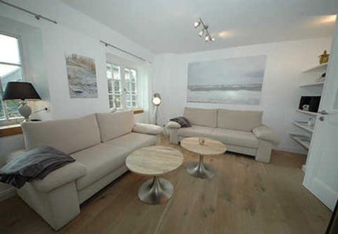 Residenz Ferienhaus Mia Villa House in Wenningstedt-Braderup