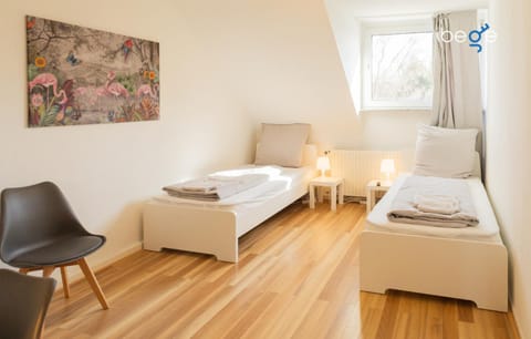 Photo of the whole room, Seating area, Bedroom