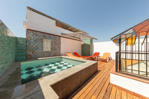 Day, Balcony/Terrace, Pool view, Swimming pool, sunbed