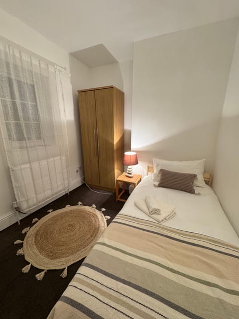 Single Bedroom in Birmingham Near City Center Bed and Breakfast in Birmingham