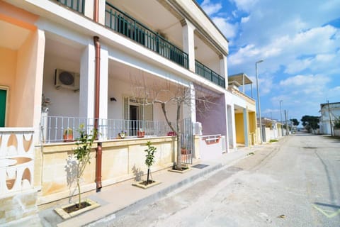 Property building, Day, Neighbourhood, View (from property/room), Balcony/Terrace, Street view